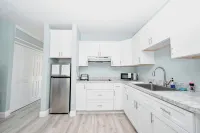 Charming 2-bedroom condo in lovely Cedar Key with WiFi, AC