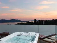 Apartment Lula - Superior Two-Bedroom Apartment with Balcony and Sea View Hotels in Orasac