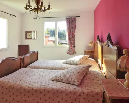 Premium villa with garden and pool, Lambesc Hotels in Lambesc