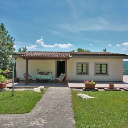 Farmhouse in Apecchio with Mountain Views