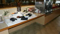 Canad Inns Destination Centre Windsor Park - พร้อมอาหารเช้า