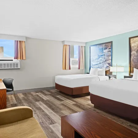 Super 8 by Wyndham Thunder Bay