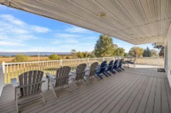 Panoramic Lake View Retreat with Firepit! Centrally Located on Wine Trail!