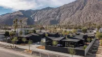 Blackhaus Suites by AvantStay - Homestays