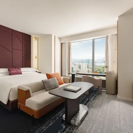 Kimpton Naluria Kuala Lumpur by IHG Отели рядом с достопримечательностью «Развлекательный центр TREC KL»