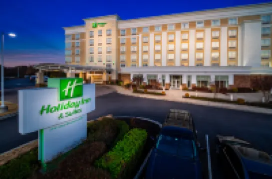 Holiday Inn & Suites MEMPHIS -  WOLFCHASE GALLERIA by IHG