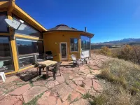 Alpenglow Ranch, Telluride: 3 Br / 2 ba Panoramic Views/ 12 Acres/ Pond
