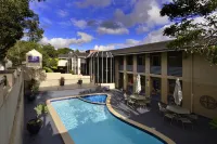 Twin Towers Inn - Spa