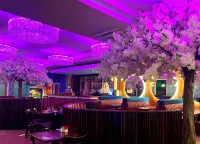 The Talbot Hotel - С баром