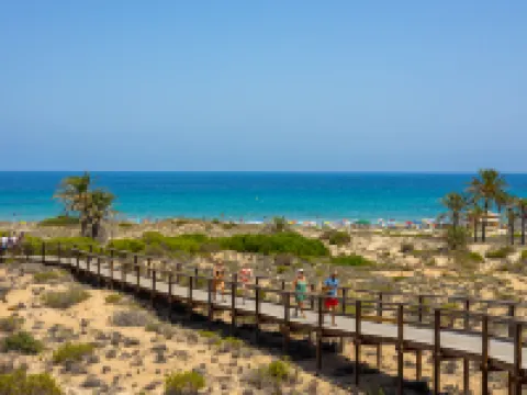 Luxurious 2-Bedroom Apartment in Arenals del Sol with Pool and Sea Views 엘체 호텔