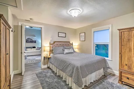 California Cottage < 4 Mi to Redwood Hiking Trails