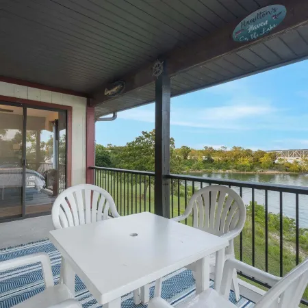 Enjoy Lakeside Fun Lakeview at Table Rock!