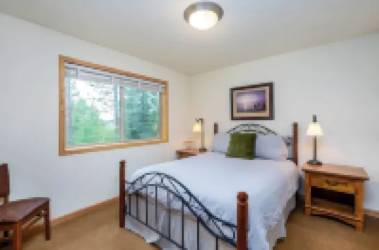 Large Mountain Home Near Crescent, Odell & Crater Lakes. Family Reunion Home!