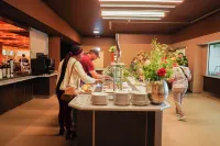 Bettenburg Hotel & Hostel - breakfast