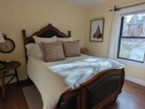 Garden Creek Retreat - Remodeled Home with Luxury Furnishings Hotels in Custer County