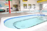 Super 8 by Wyndham Winnipeg East MB - Hot Tub