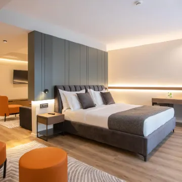 由Meliá附屬的廷拉那埃麗莎酒店 鄰近Tirana International Spa Center的酒店
