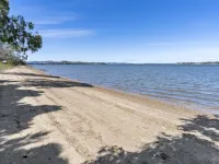Stylish Home with Outdoor Area & Spectacular Views Hotels in Sorell
