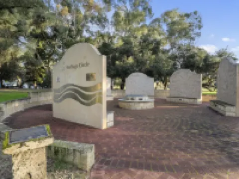 Stylish 1-bed Apartment With Rooftop Access Hotels in Burswood