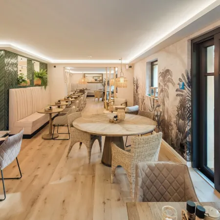 Das Oswald's Boutique Hotel Отели в г. Куксхафен