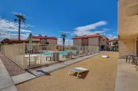 < 2 Mi to London Bridge: Chic Condo w/ Pool Access - 3-Star