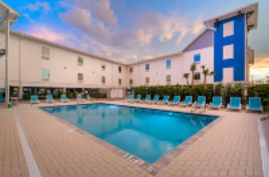 เดอะ เจ โรงแรม ดะนีดิน คลียร์วอเทอร์, แอน แอสเซนด์ คอลเลกชัน โรงแรม