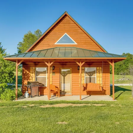 Lakefront Vacation Rental w/ Patio & Grill!