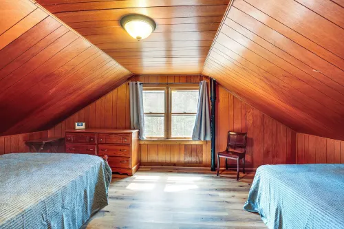 Private Dock, Deck & Yard: Deerskin Lake Retreat! - Badekar