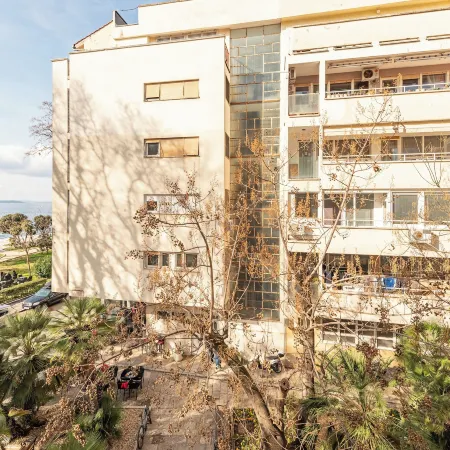 Apartment Oasis with Sea View