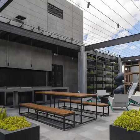 Seis Residences