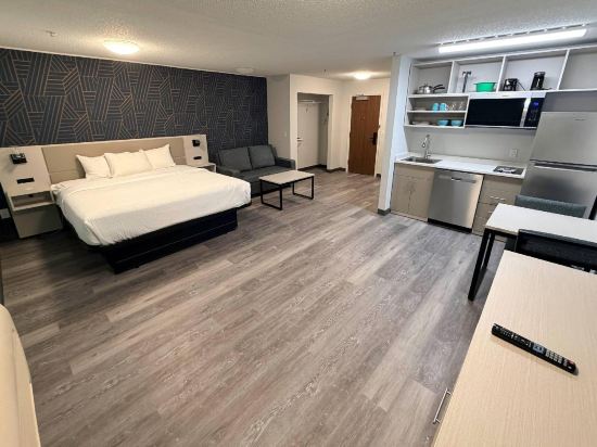 MainStay Suites Indianapolis Northwest - College Parks