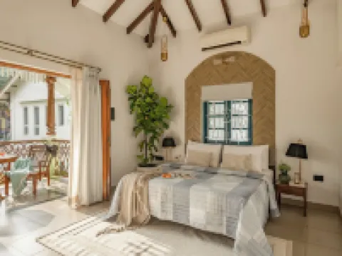 Sanctuary by RÊVE Escapes - Premium 3 BHK Villa Near Morjim Beach Hotels in Solim