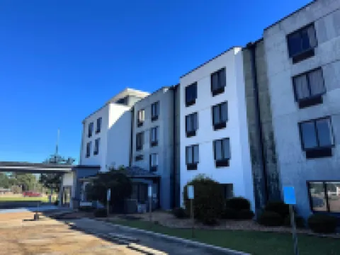 弗洛伍德Travelodge by Wyndham酒店 弗洛伍德酒店