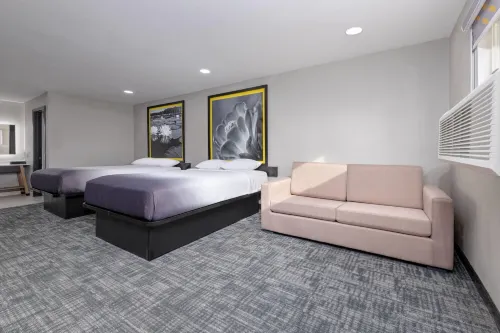 슈퍼 8 바이 윈덤 러벅 공항