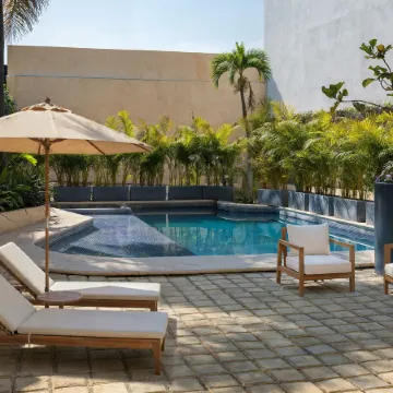 Miranthia Hotel Business and Family