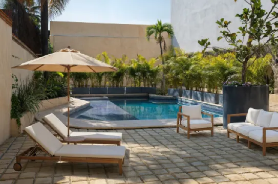 Miranthia Hotel Business and Family