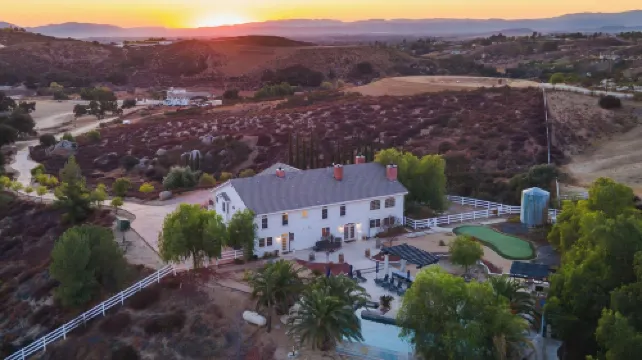 Expansive Wine Country Estate Pool Hot Tub Sleeps 20 Quiet Retreat