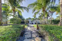 Upscale Home w/ Hot Tub: Walking Distance to Beach - Pet friendly