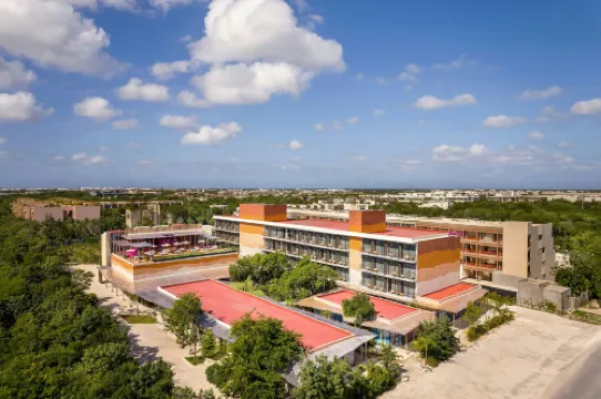 Moxy Tulum