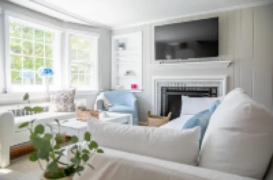 Family Cottage with 4 King Beds