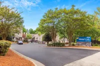 WaterWalk Extended Stay by Wyndham Atlanta Perimeter - parking