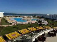 Amarina Sun Resort & Aqua Park Hotels near La Strada Mall