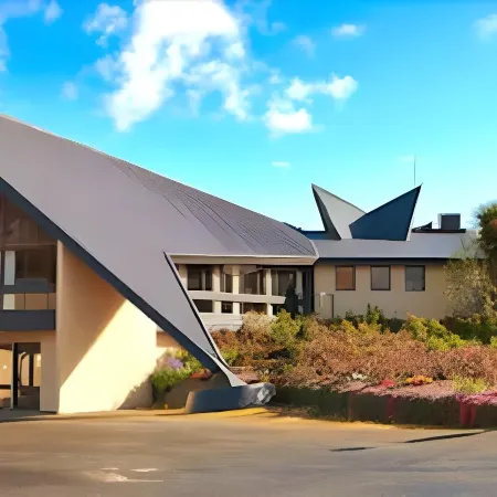Fiordland Hotel