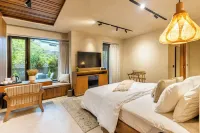 The Chestnut Grove - Homestays