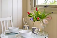 Luxurious Camping Cottage in Nordley, No Deposit - 4-Star