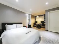 Yongin Singal Hotel Oda 新葛駅周辺のホテル