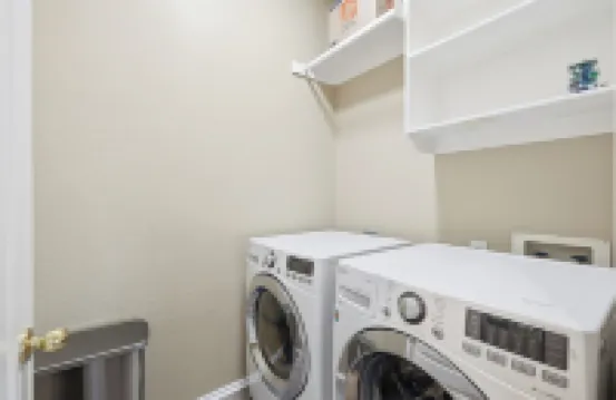 Modern 4B Retreat with Pool in Frisco