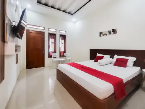 RedDoorz at Pondok Zalfa Pangandaran فنادق في 