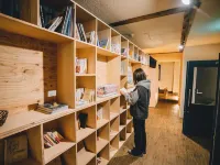 Tug-B Bar & Hostel Các khách sạn gần Núi Tengu