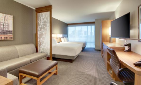 Hyatt Place Milwaukee Downtown - Housity